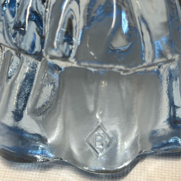 Boyd Ice Blue Glass Louise Figurine 4.25” tall - Picture 5 of 5